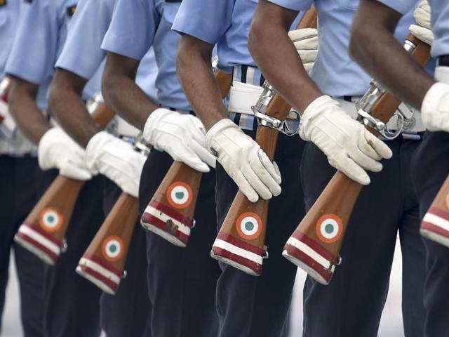 Indian Air Force's 'Air Warrior' drill team perform during the rehearsals. (Raj K Raj/HT PHOTO) 