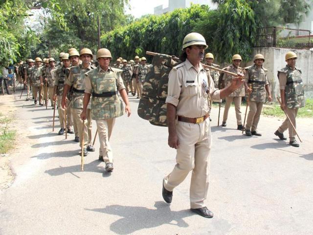 The Faizabad police took out flag marches in the sensitive localities of the city on Wednesday.(Sakib Ali/ HT File Photo) The Faizabad police took out flag marches in the sensitive localities of the city on Wednesday.(Sakib Ali/ HT File Photo)