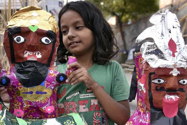 Effigies of Ravan and others for sale on the roadside in Amritsar, ahead of Dussehra that falls on October 11 this year. (Gurpreet Singh/HT Photo)