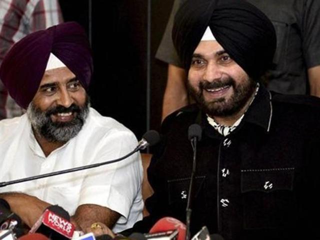 Awaaz-e-Punjab leaders Navjot Singh Sidhu with Pargat Singh (Photo: PTI File) Awaaz-e-Punjab leaders Navjot Singh Sidhu with Pargat Singh (Photo: PTI File)