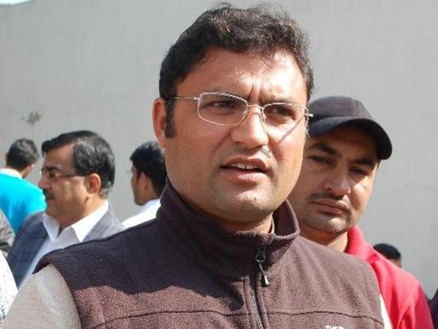Haryana congress chief Ashok Tanwar was injured in clash between party factions, in New Delhi. (HT Photo) Haryana congress chief Ashok Tanwar was injured in clash between party factions, in New Delhi. (HT Photo)