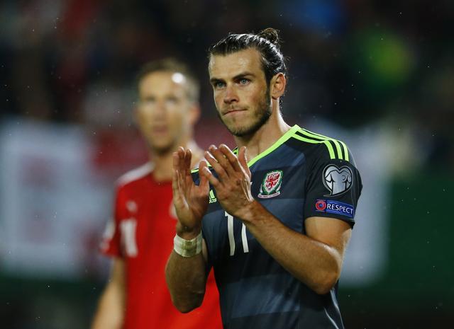 Gareth Bale acknowledges the crowd after the match. (REUTERS) Gareth Bale acknowledges the crowd after the match. (REUTERS)