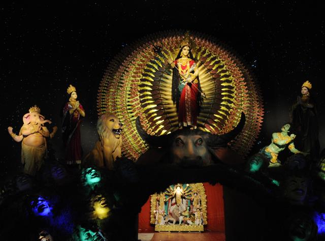 Deshapriyo Park Pujo idol this year has 1,000 hands instead of the usual 10. (Samir Jana/HT Photo) Deshapriyo Park Pujo idol this year has 1,000 hands instead of the usual 10. (Samir Jana/HT Photo)