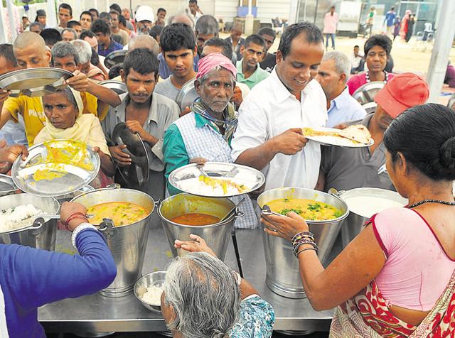 Lunch served at Gurukul(Parveen Kuma/HT Photo)