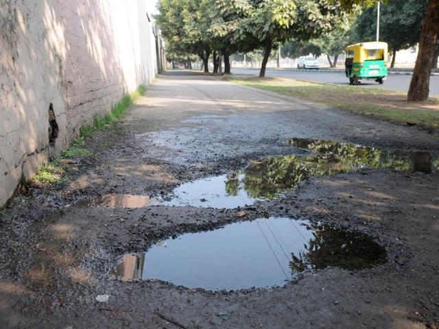 A damaged cycle track at Sec-42 in Chandigarh. The administration has earmarked Rs 15 crore for the purpose for maintenance of these tracks against Rs 5 crore by the municipal corporation. (HT File Photo) A damaged cycle track at Sec-42 in Chandigarh. The administration has earmarked Rs 15 crore for the purpose for maintenance of these tracks against Rs 5 crore by the municipal corporation. (HT File Photo)