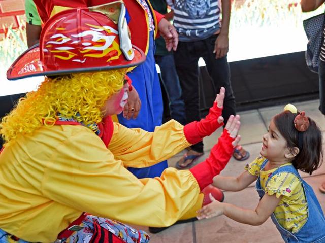 Sparky interacting with children at HighStreet Phoenix in Lower Parel on Saturday. (Pratik Chorge/HT ) 