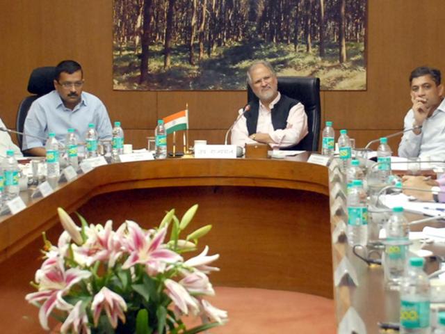 In this file photo, Lt. Governor of Delhi, Najeeb Jung, chief minister Arvind Kejriwal and health minister Satyendra Jain hold a meeting on dengue and chikungunya at Raj Niwas in New Delhi.(HT Photo) In this file photo, Lt. Governor of Delhi, Najeeb Jung, chief minister Arvind Kejriwal and health minister Satyendra Jain hold a meeting on dengue and chikungunya at Raj Niwas in New Delhi.(HT Photo)