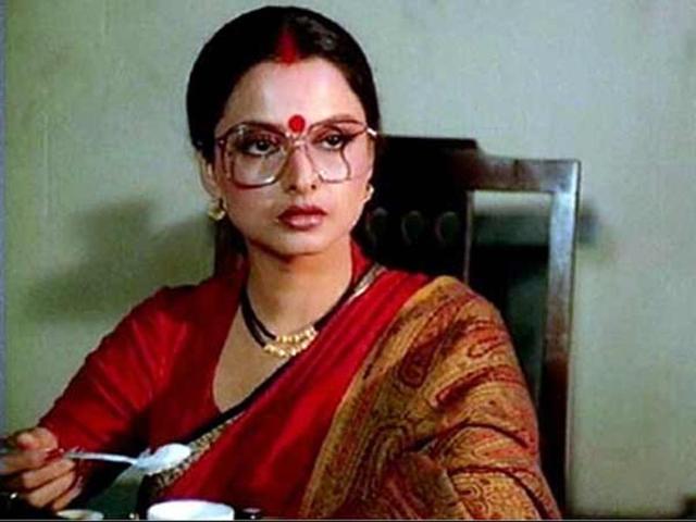 Astha (1996): This Basu Bhattacharya-directed film is one of the controversial films of Rekha’s career.