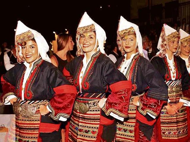 Several countries, including Germany, French Polynesia, Mexico, Greece, Singapore, Colombia, Iran and Nepal will participate in the event showcasing their traditional art forms for the second consecutive year.(HT File photo) Several countries, including Germany, French Polynesia, Mexico, Greece, Singapore, Colombia, Iran and Nepal will participate in the event showcasing their traditional art forms for the second consecutive year.(HT File photo)