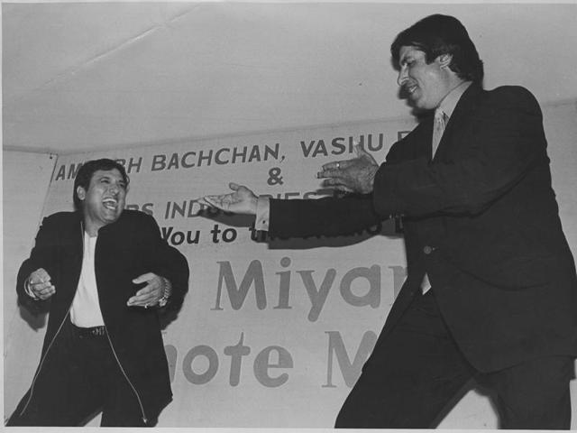 Amitabh Bachchan and Govinda dancing before the Bade Miyan Chote Miyan audio launch at Le Meridien in New Delhi. (HT Archives)