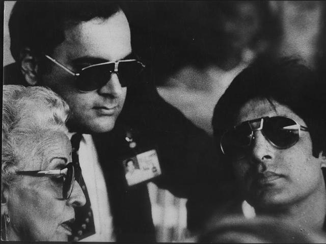 Former PM Rajiv Gandhi with Amitabh Bachchan and Teji Bachchan at the inauguration ceremony of Asiad, 1982. (HT Archives) Former PM Rajiv Gandhi with Amitabh Bachchan and Teji Bachchan at the inauguration ceremony of Asiad, 1982. (HT Archives)