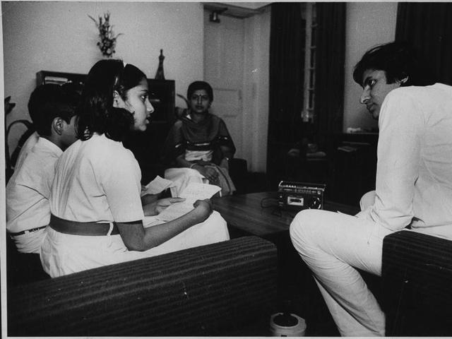 School Children interviewing Amitabh Bachchan. (HT Archives) School Children interviewing Amitabh Bachchan. (HT Archives)