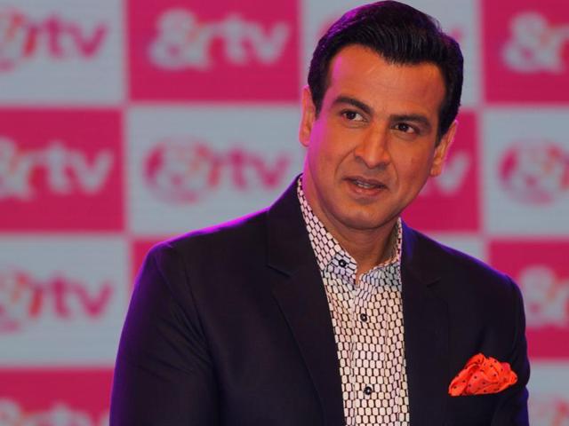 Ronit Roy Shares His Birthday With Big B Here S How He Feels About The Legend Hindustan Times Welcome to my world beautiful people. ronit roy shares his birthday with big