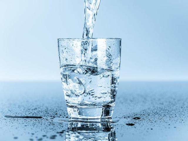 A new study found that people who drank a couple of glasses of water before every meal lost over 4kg during a three-month period.(Pinterest)