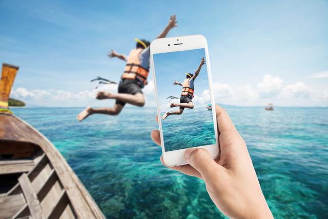 You can also choose to do specialty courses about various marine animals or a digital underwater photography course. (Shutterstock)