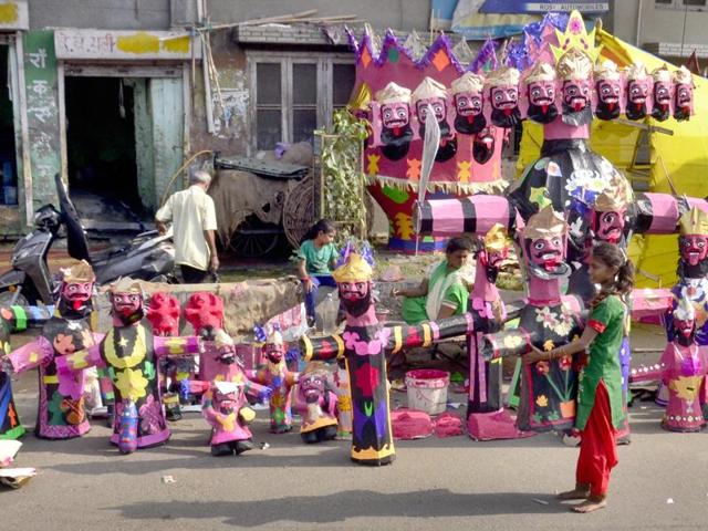 Effigies kept for sale in Amritsar on Monday.  (Sameer Sehgal/HT Photo) 
