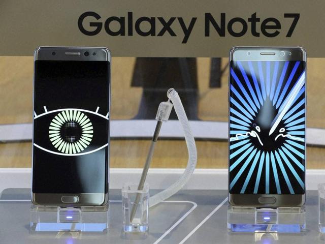 Samsung Electronics Galaxy Note 7 smartphones are displayed at its shop in Seoul, South Korea on Tuesday(AP) Samsung Electronics Galaxy Note 7 smartphones are displayed at its shop in Seoul, South Korea on Tuesday(AP)