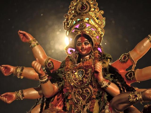 An idol of Goddess Durga before immersion in River Yamuna. (Gurinder Osan/HT PHOTO)