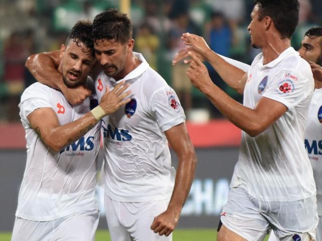 Atletico De Kolkata striker Iain Edward Hume in action during the ISL match against Chennaiyin FC. (Subhankar Chakraborty/HT PHOTO) Atletico De Kolkata striker Iain Edward Hume in action during the ISL match against Chennaiyin FC. (Subhankar Chakraborty/HT PHOTO)