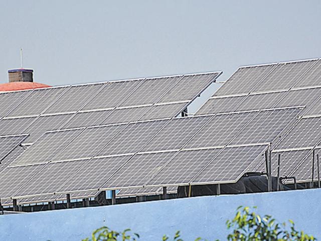 Solar panels installed in Ghaziabad.(Sakib Ali/HT FILE) Solar panels installed in Ghaziabad.(Sakib Ali/HT FILE)
