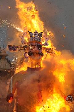 Effigy of Ravana up in flames during Dusshera Celebration at Daresi Ground in Ludhiana on Tuesday. (GURMINDER SINGH/HT) Effigy of Ravana up in flames during Dusshera Celebration at Daresi Ground in Ludhiana on Tuesday. (GURMINDER SINGH/HT)