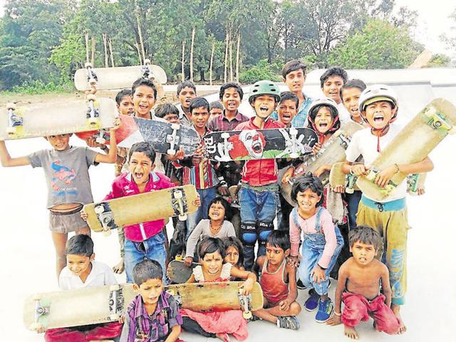 Tribal children at Janwaar village gear up for the skateboarding championship. (Photo via Janwaar Castle) Tribal children at Janwaar village gear up for the skateboarding championship. (Photo via Janwaar Castle)