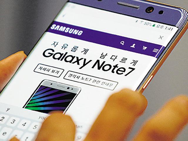 In line with its decision to permanently discontinue the production of the flagship device, which has been mired in a disastrous recall over exploding batteries, Samsung will not launch it in India as well.(REUTERS) In line with its decision to permanently discontinue the production of the flagship device, which has been mired in a disastrous recall over exploding batteries, Samsung will not launch it in India as well.(REUTERS)