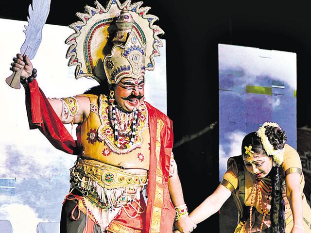The final day of Ramlila before the burning of effigies in Sector 29 on October 11.(Parveen Kumar/HT Photo) The final day of Ramlila before the burning of effigies in Sector 29 on October 11.(Parveen Kumar/HT Photo)