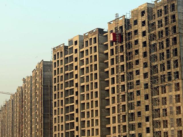 Builders’ announcement of sops and incentives such as discounts, freebies such as vehicles, gold coins and waiver in government taxes such as stamp duty and registration fees worked (HT File Photo) Builders’ announcement of sops and incentives such as discounts, freebies such as vehicles, gold coins and waiver in government taxes such as stamp duty and registration fees worked (HT File Photo)