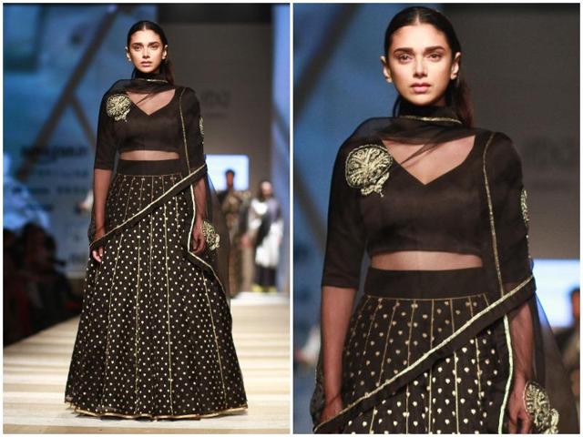 Aditi Rao Hydari walked the ramp for designer Sanjay Garg. (Waseem Gashroo/HT Photo)