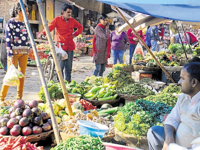 The prices of vegetables have increased by ₹10 to ₹20 in the last couple of days due to the unrest.(HT File) The prices of vegetables have increased by ₹10 to ₹20 in the last couple of days due to the unrest.(HT File)