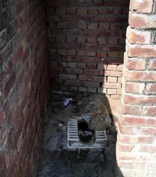 A toilet in a bad shape. (HT Photo) A toilet in a bad shape. (HT Photo)