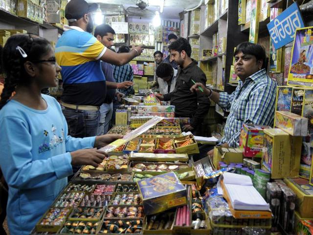 The Delhi Police have been asked to inform wholesalers in Delhi that imported firecrackers are banned and any one found in violation of these provisions will have to face legal actions. (Hindustan Times) The Delhi Police have been asked to inform wholesalers in Delhi that imported firecrackers are banned and any one found in violation of these provisions will have to face legal actions. (Hindustan Times)