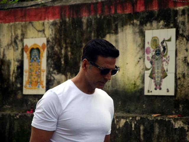 Actor Akshay Kumar during the funeral of Shilpa Shetty's father Surendra Shetty. (IANS Photos) Actor Akshay Kumar during the funeral of Shilpa Shetty's father Surendra Shetty. (IANS Photos)