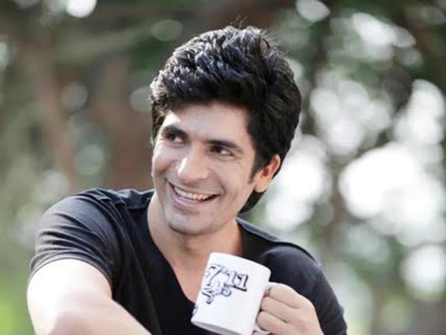 Pramod Dahiya: A writer, sports enthusiast and an actor, this multifaceted boy hails from Haryana and lives in Mumbai.  His interest lies in reading and listening to old music. Wonder how his simplistic personality will resonate with the fellow contestants?!