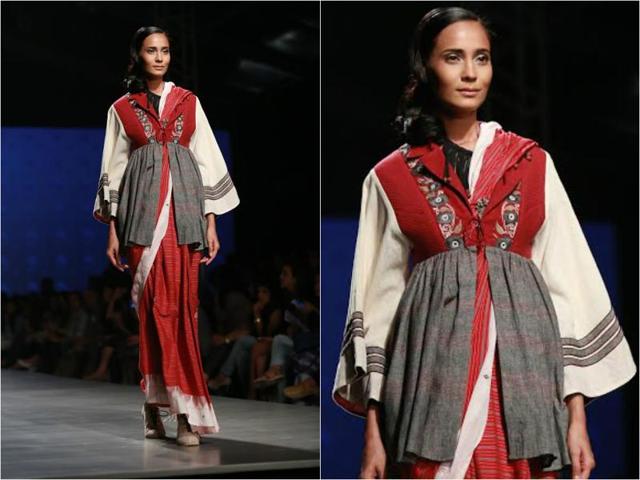 Natural-dyed saris took to the ramp with models sashaying creations by Virtues. (Amal KS/HT Photo) Natural-dyed saris took to the ramp with models sashaying creations by Virtues. (Amal KS/HT Photo)