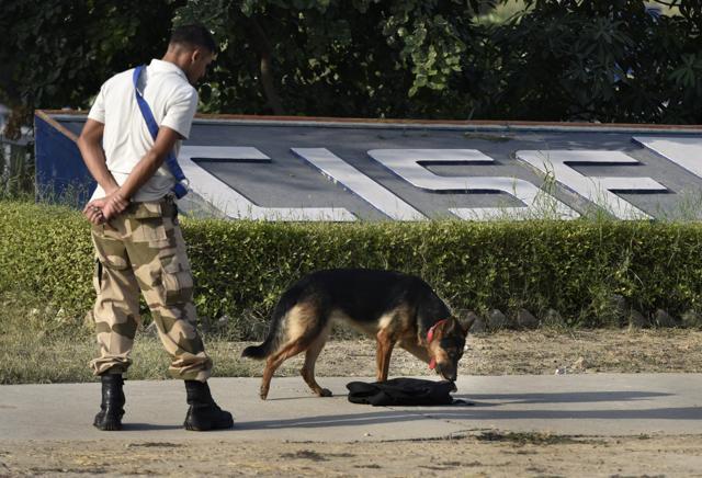 These security dogs start their day at 7am and end at 11pm. Each dog works on a four-hour schedule, in which they cover at least five-to-six stations. (Sushil Kumar/HT Photo) These security dogs start their day at 7am and end at 11pm. Each dog works on a four-hour schedule, in which they cover at least five-to-six stations. (Sushil Kumar/HT Photo)