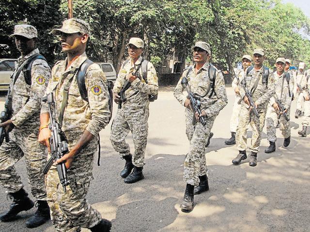 Carrier Task Force commandos on a security drill ahead of the Prime Minister’s visit.(HT Photo)