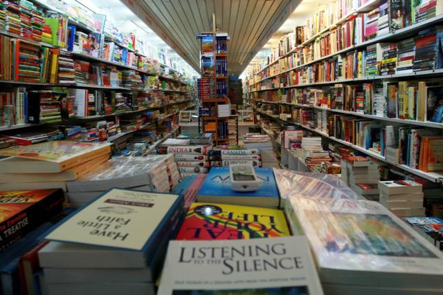The Internet is replete with blogs and sundry posts prescribing the bookstore date as a great ice-breaker for couples. (HT Photo) The Internet is replete with blogs and sundry posts prescribing the bookstore date as a great ice-breaker for couples. (HT Photo)