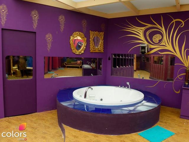 The newest addition to the bathroom area, this season, is a luxurious Jacuzzi placed in a corner which allows every relaxing contestant a full view of the entire room. A pristine white Jacuzzi in a royal purple washroom adorned with peacock graphics, the bathroom promises to create a rejuvenating, revitalising and relaxing environment allowing thee contestants to unwind. (COLORS)