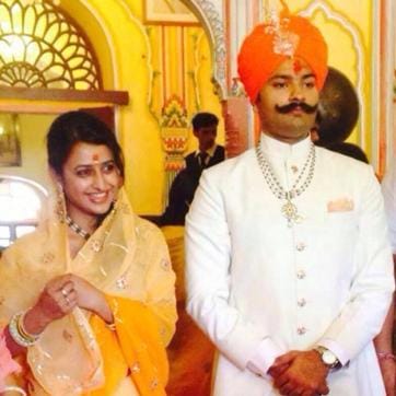 Karni Singh Sodha and his wife Padmini Rathore pose for a photo after the wedding. (HT Photo) Karni Singh Sodha and his wife Padmini Rathore pose for a photo after the wedding. (HT Photo)