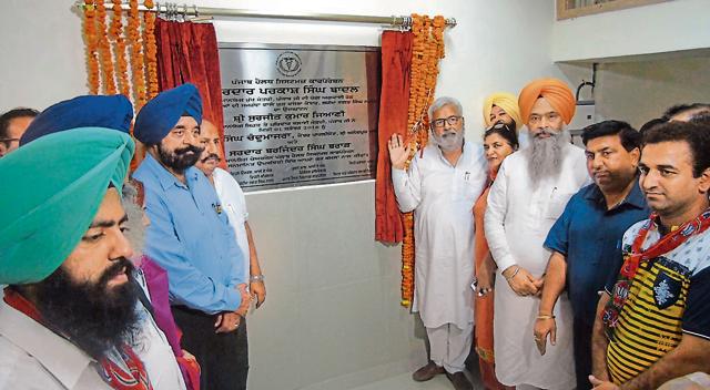 A file photo of Punjab health minister Surjit Kumar Jyani along with other Akali leaders inaugurating the rehabilitation centre at SBS Nagar. (HT File ) A file photo of Punjab health minister Surjit Kumar Jyani along with other Akali leaders inaugurating the rehabilitation centre at SBS Nagar. (HT File )