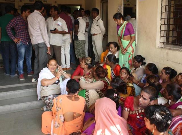 Eunuchs at MG Road Police station.(Shankar Mourya/HT)