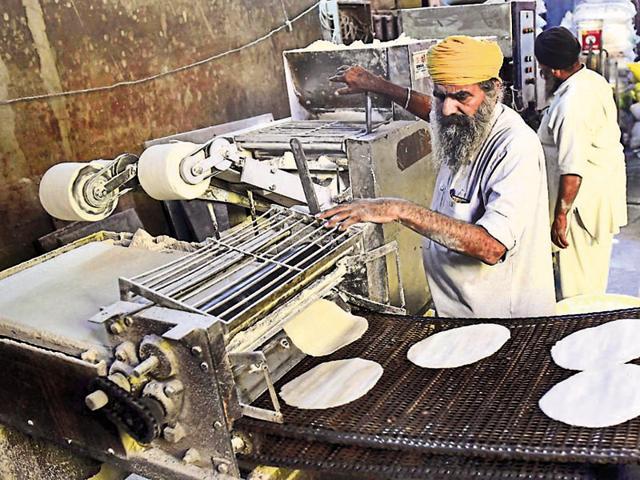 SGPC has decided to employ technology-based equipment to expedite the working. (Gurpreet Singh/HT)
