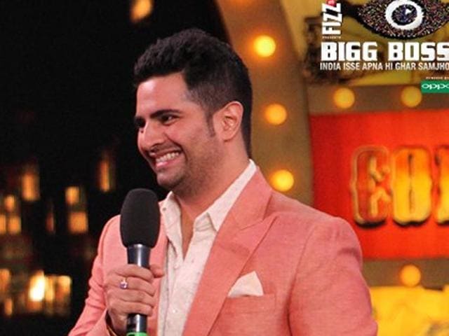 Karan Mehra talks to Salman Khan before entering Bigg Boss house.