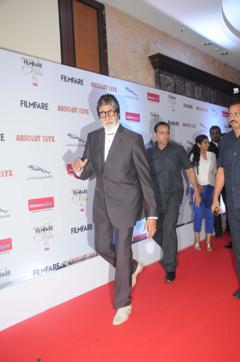 Amitabh Bachchan during the Filmfare Glamour and Style Awards 2016 in Mumbai. (IANS Photo) Amitabh Bachchan during the Filmfare Glamour and Style Awards 2016 in Mumbai. (IANS Photo)
