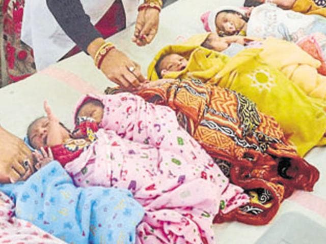Ghulam Hassan, a resident of the remote Chhatru village of the district, had taken his wife to the hospital where she delivered a baby boy on Thursday, a police officer said on Sunday.(PTI file/representative photo) Ghulam Hassan, a resident of the remote Chhatru village of the district, had taken his wife to the hospital where she delivered a baby boy on Thursday, a police officer said on Sunday.(PTI file/representative photo)