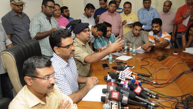 The Uttar Pradesh anti-terrorist squad Chief Asim Arun (second from left) and SSP Noida Police Dharmendra Singh said they were surprised to find out that people arrested from Noida localities had alleged Maoist links. (Burhaan Kinu/HT PHOTO) The Uttar Pradesh anti-terrorist squad Chief Asim Arun (second from left) and SSP Noida Police Dharmendra Singh said they were surprised to find out that people arrested from Noida localities had alleged Maoist links. (Burhaan Kinu/HT PHOTO)