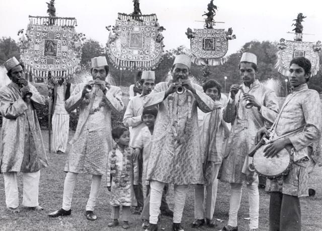 Picture from the past: A shehnai procession during Phool Waloon Ki Sair.