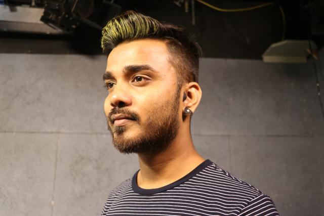 Akshay Kaushal of HT City goes for the goth-inspired ear makeup (Photo:Shara Ashraf/HT)
